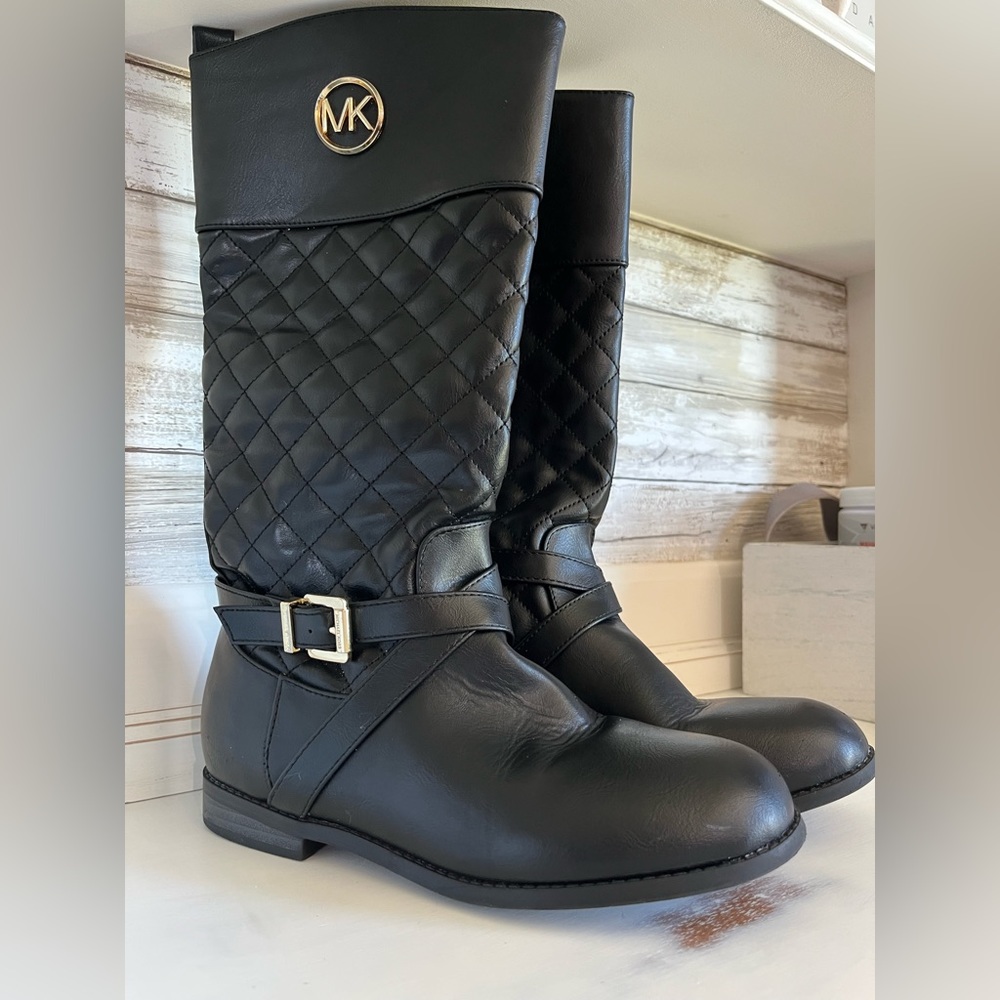 Women’s Michael Kors Black Winter Boots Size 4 US